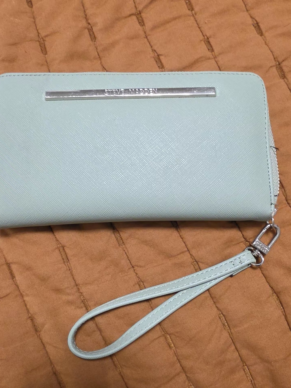 Steve Madden Mint Wristlet Wallet